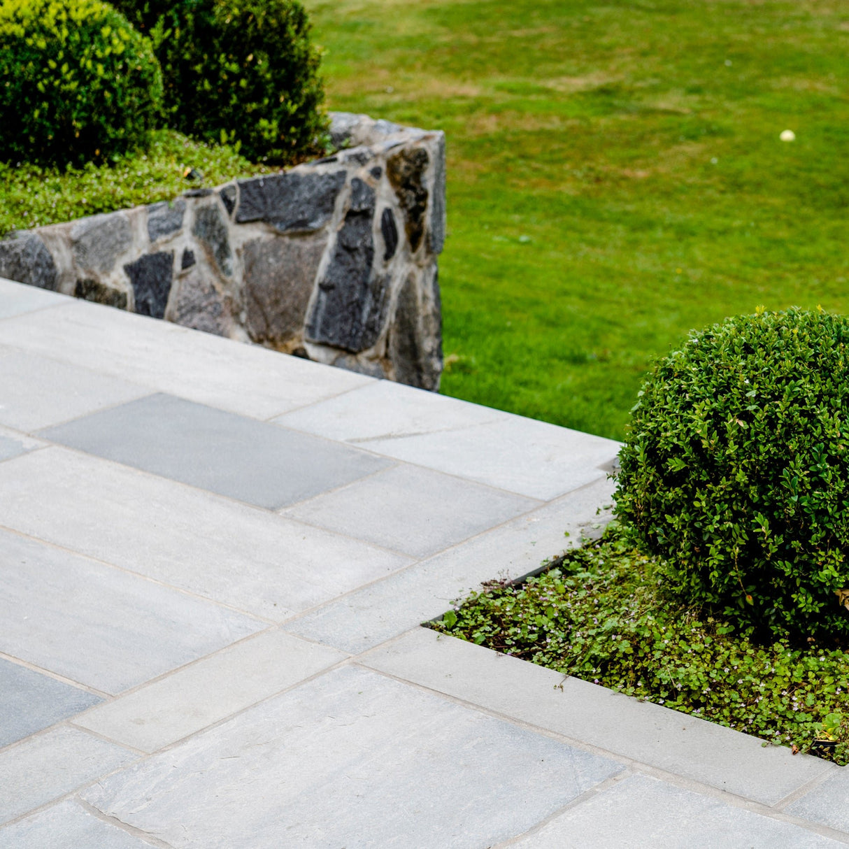 Flis Lys Oppdal natur rustikk saget/hugget kant - Skiferbutikken