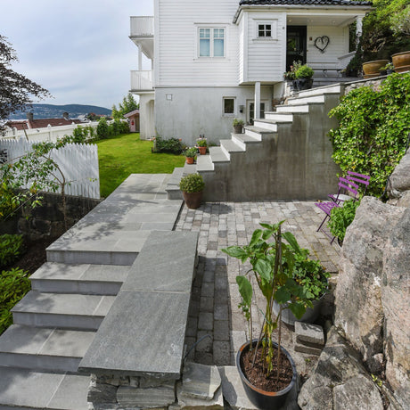 Trinn Mørk Oppdal natur hugget kant 20-30mm - Skiferbutikken